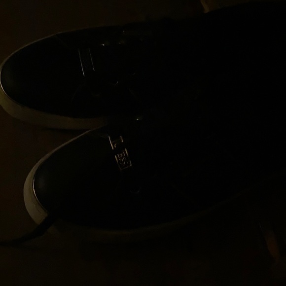 Guess - Picture 2 of 3